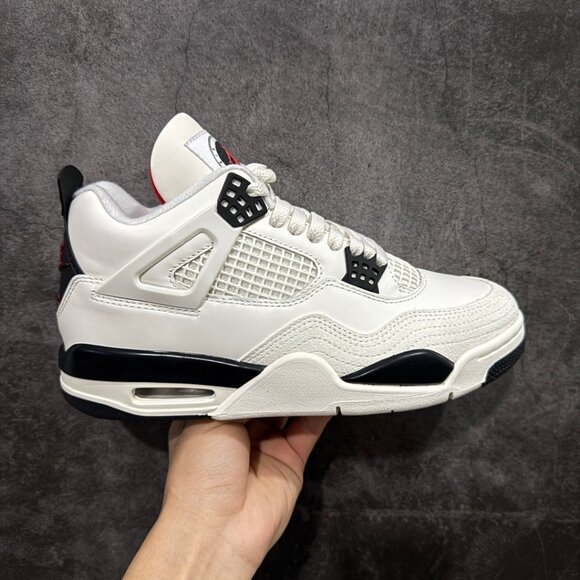 Air Jordan 4 Retro "Flight Club" - Picture 3 of 9